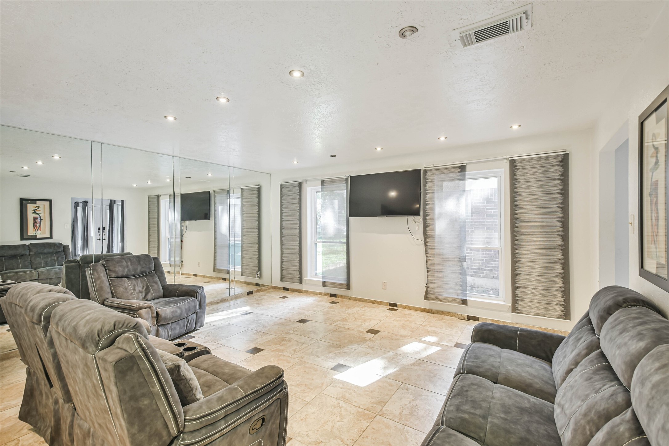 12 Coralberry Road Spring, TX 77381 - Photo 11 of 45 a living room with furniture