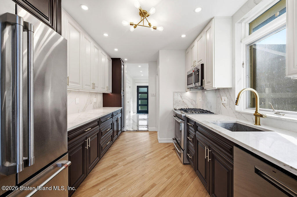 55 Wadsworth Road Staten Island, NY 10305 - Photo 12 of 47 55-wadsworth-rd-12