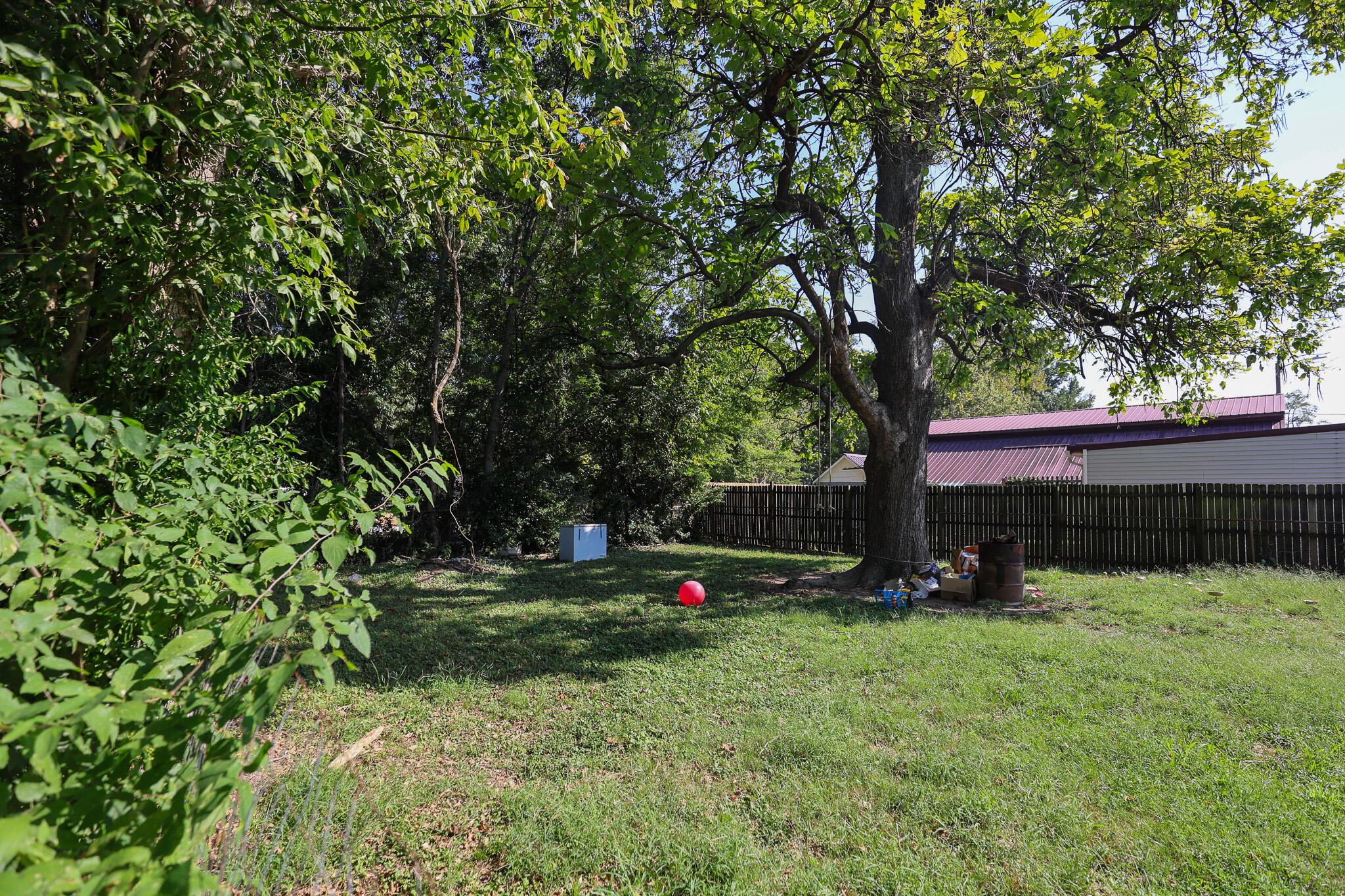 214 Oaks Road Paducah, KY 42003 - Photo 18 of 21 Backyard