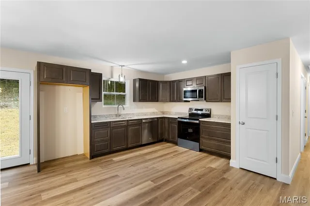 $399,000 | 6650 Shenandoah Drive, Dittmer, MO 63023