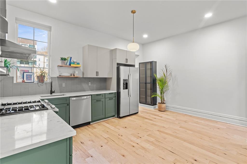 2011 Forbes Avenue Pittsburgh, PA 15219 - Photo 7 of 41