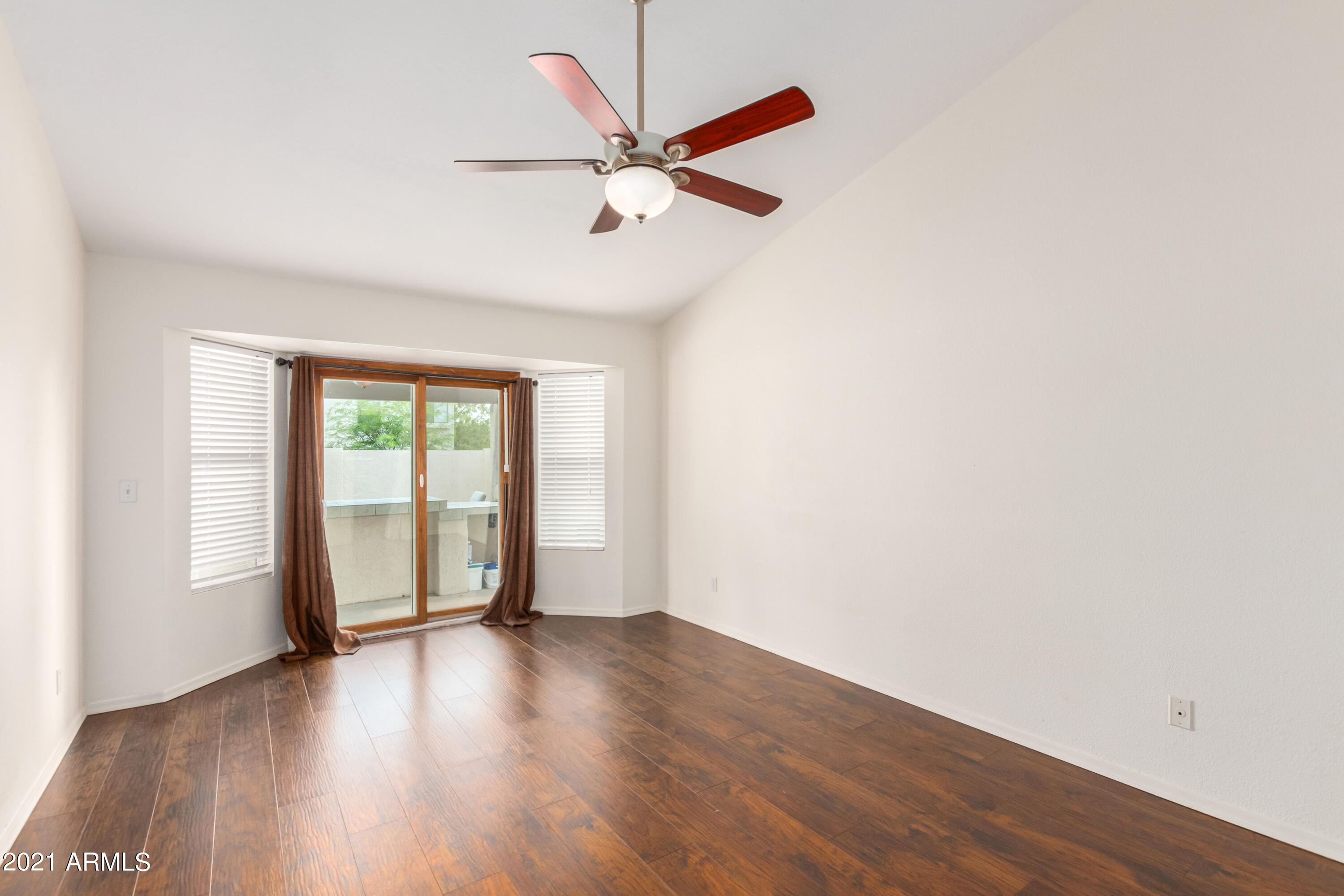1501 East Utopia Road Phoenix, AZ 85024 - Photo 10 of 25 13-Utopia