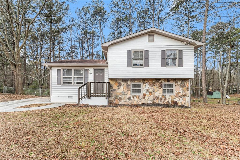 1282 Classic Dr Northeast  