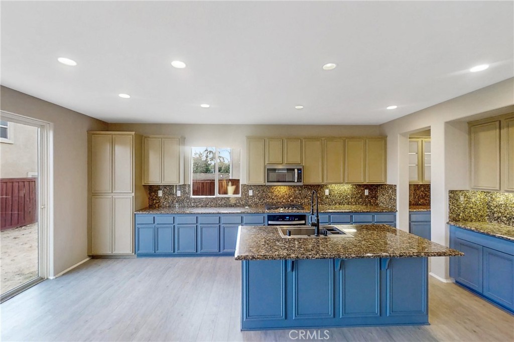 37385 Brutus Way Beaumont, CA 92223 - Photo 12 of 48 Kitchen