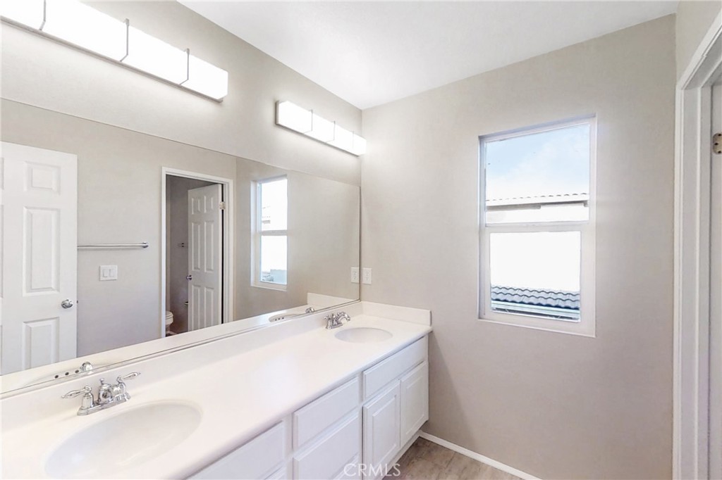 37385 Brutus Way Beaumont, CA 92223 - Photo 37 of 48 Bathroom 3 (Upstairs)