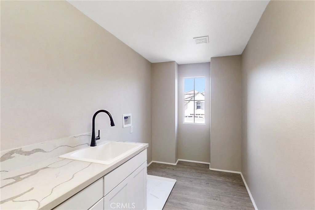 37385 Brutus Way Beaumont, CA 92223 - Photo 45 of 48 Laundry Room