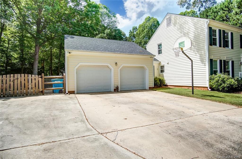 3119 Quilting Road Matthews, NC 28105 - Photo 3 of 46 Gallery Image 3