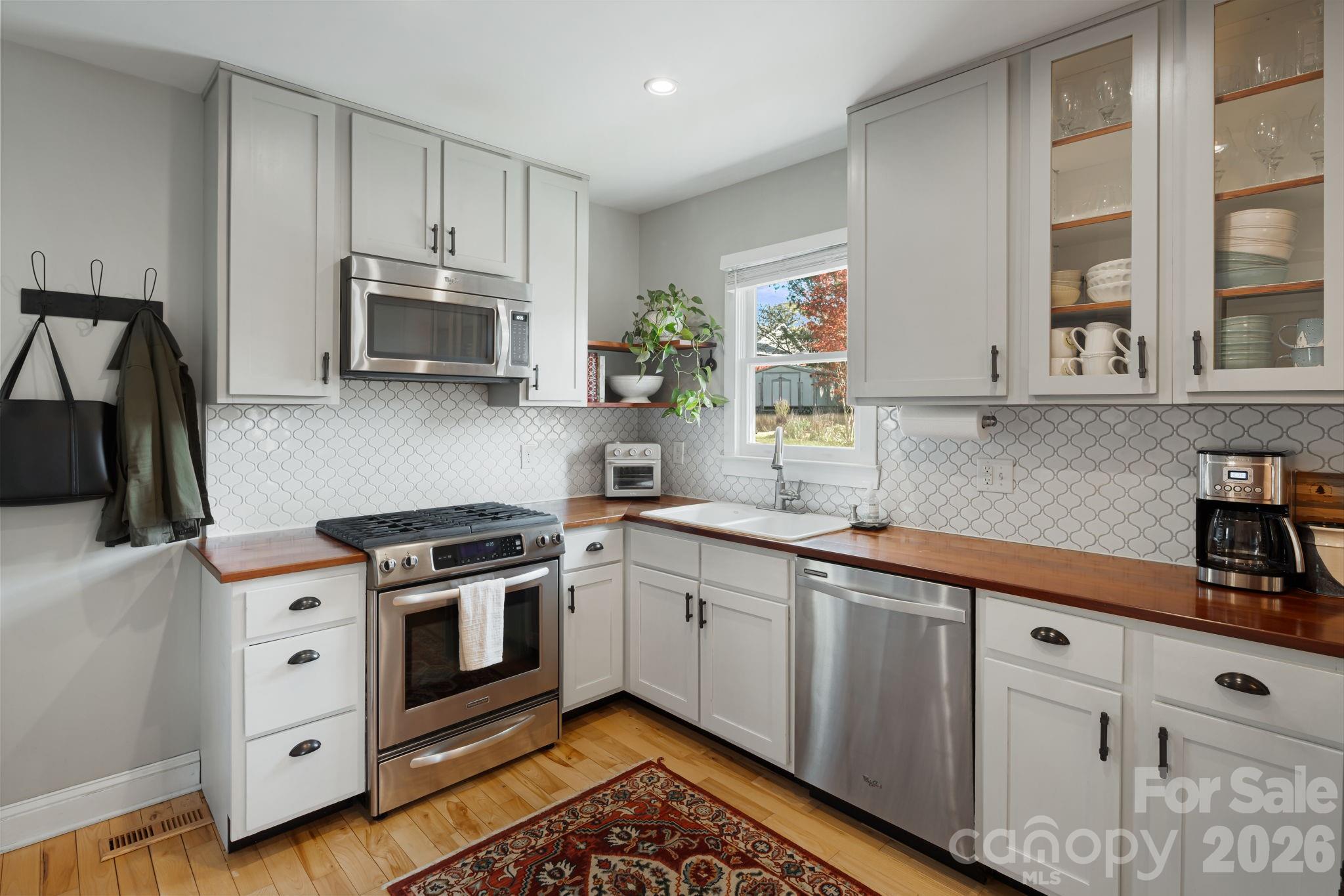 1207 Willow Road Hendersonville, NC 28739 - Photo 11 of 30