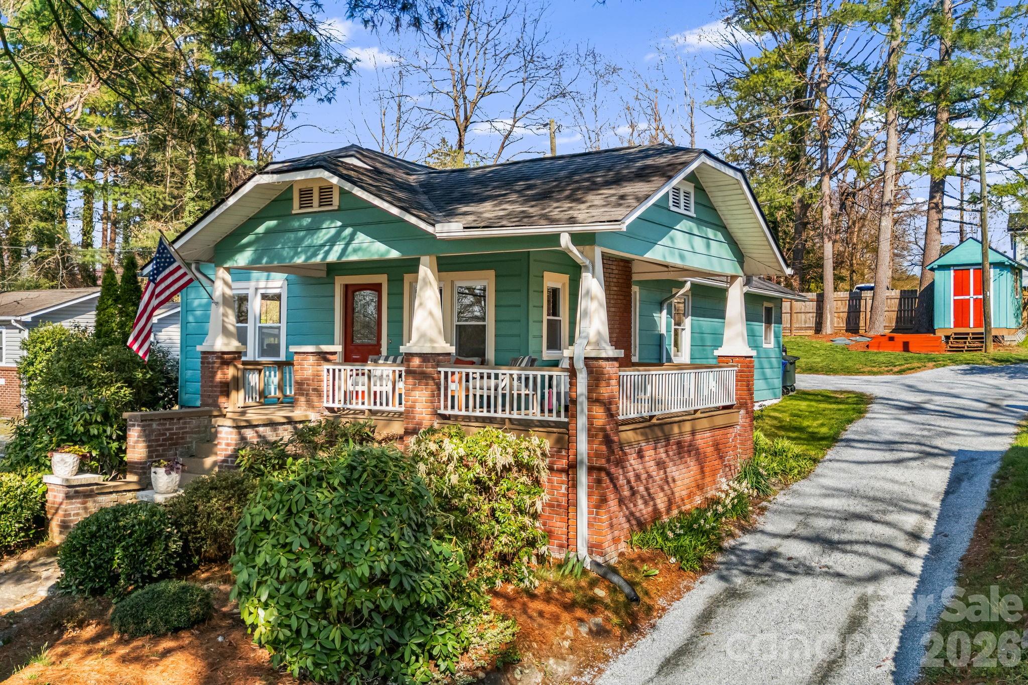 1207 Willow Road Hendersonville, NC 28739 - Photo 2 of 30