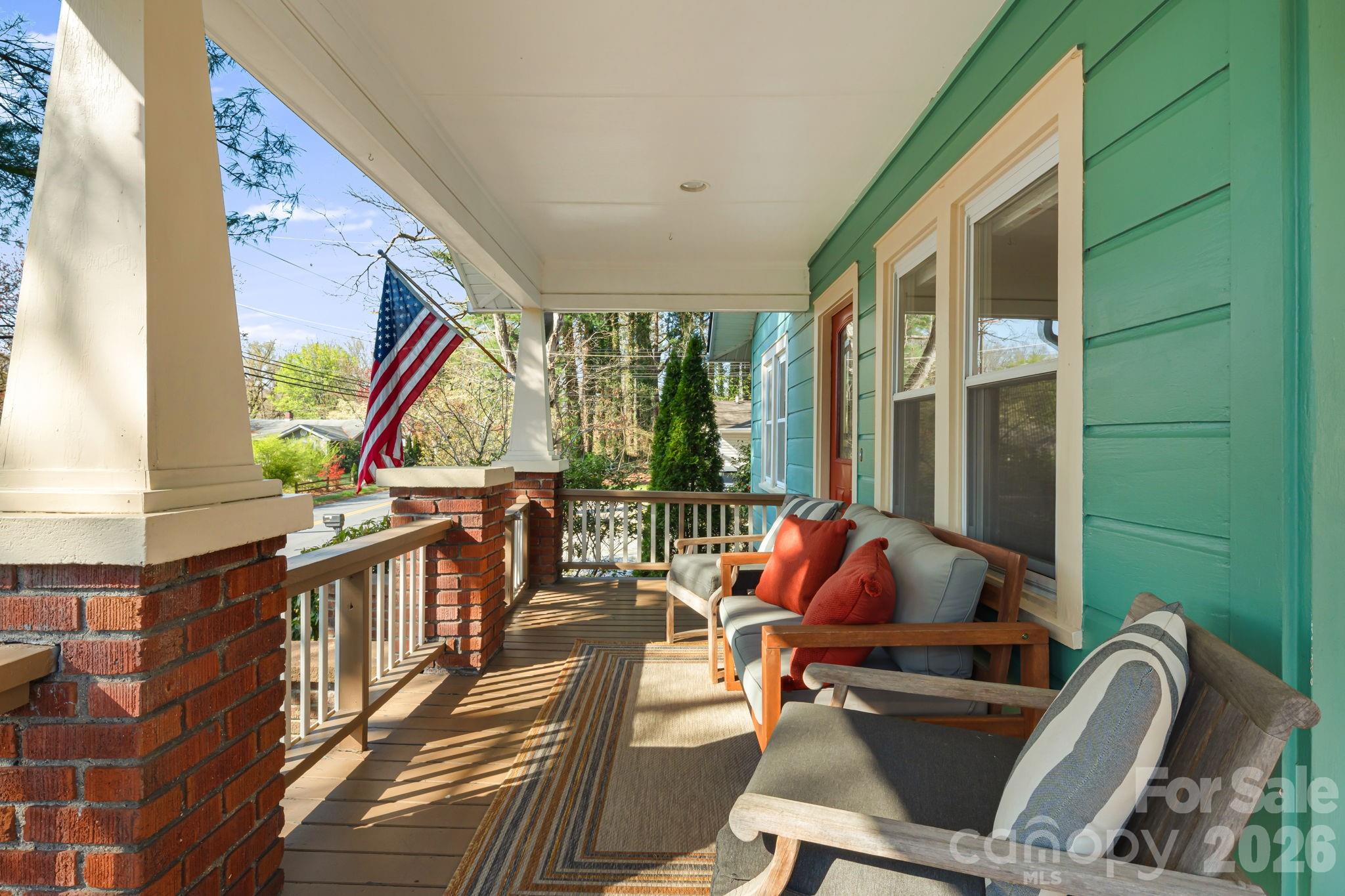 1207 Willow Road Hendersonville, NC 28739 - Photo 4 of 30