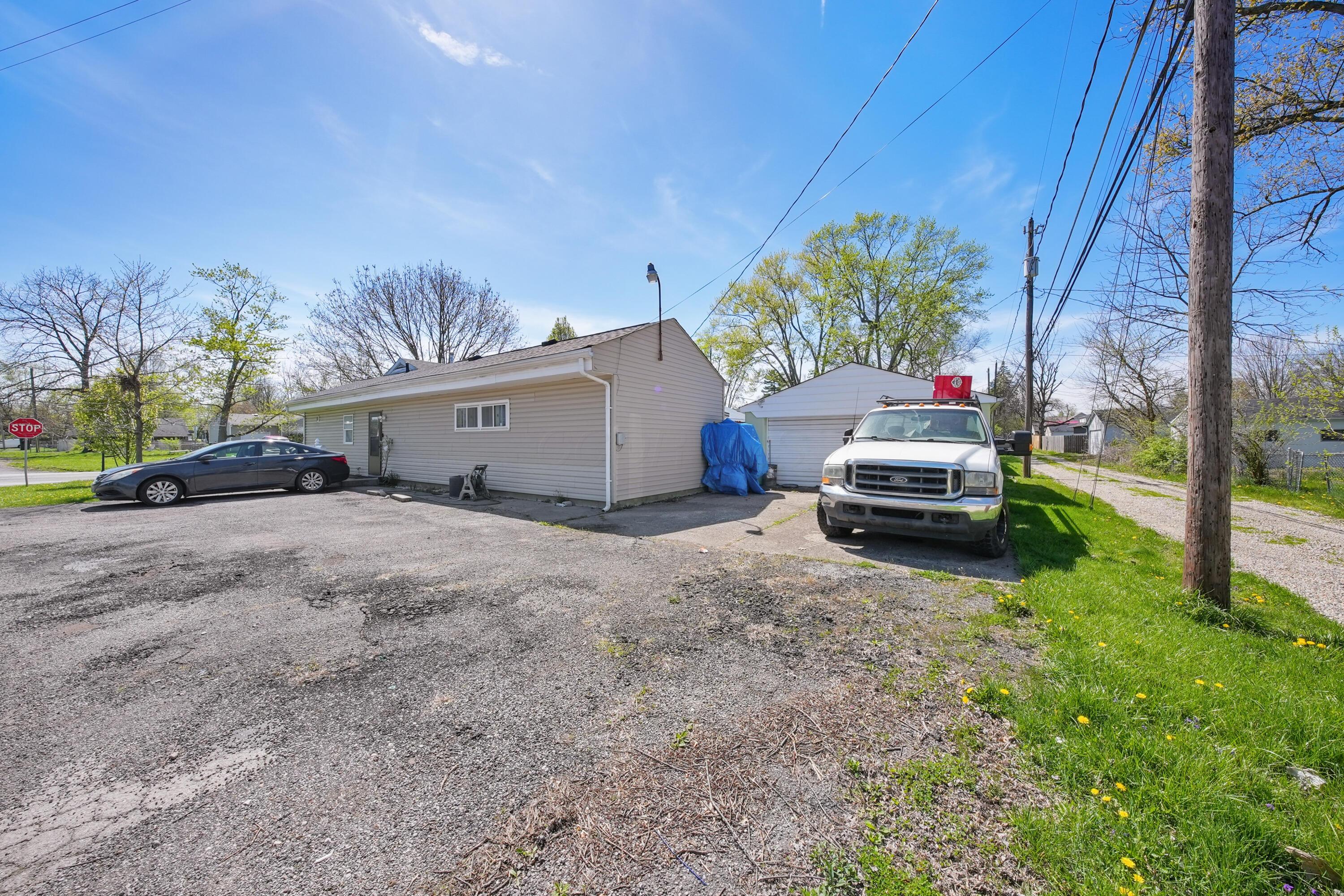 1766 Ferris Road Columbus, OH 43224 - Photo 36 of 40