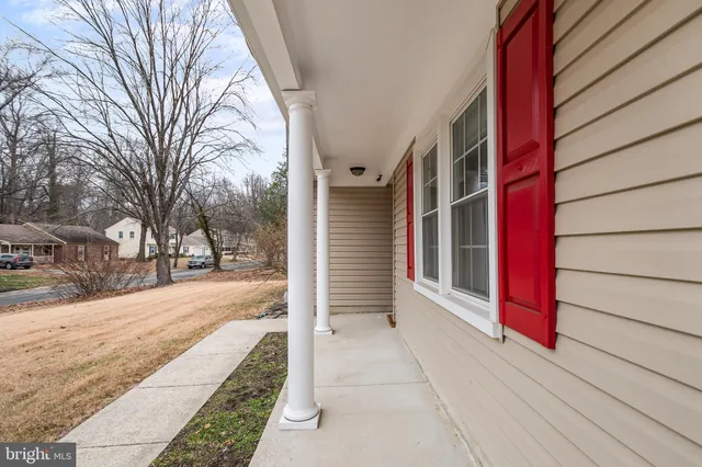 a view of a pathway of a house
