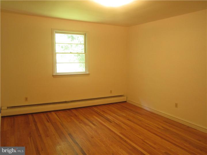 815 Spring Valley Road Springfield, PA 19064 - Photo 16 of 25 Gallery Image 16