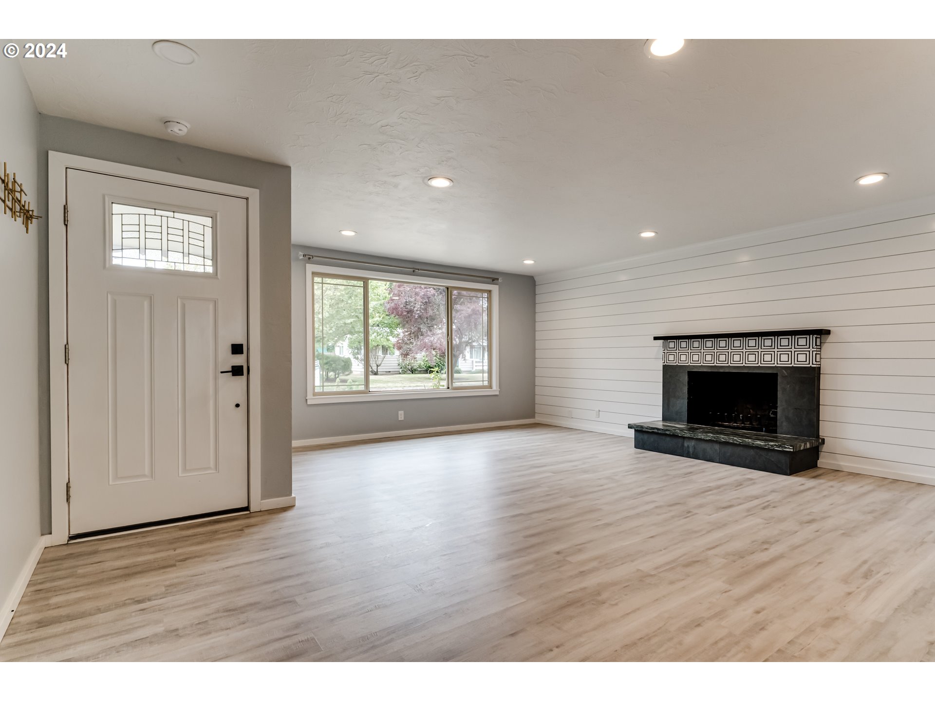 1747 Ridgefield Street Eugene, OR 97404 - Photo 3 of 46 Gallery Image 3