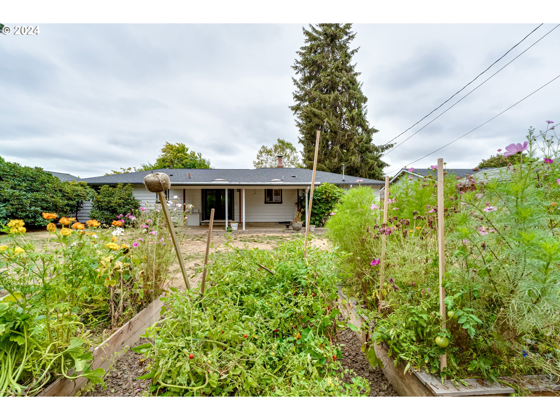 1747 Ridgefield Street Eugene, OR 97404 - Photo 39 of 46 Gallery Image 39