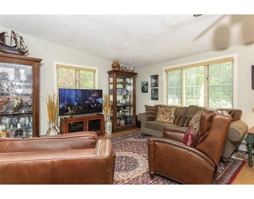 11 Lovell Road Lynnfield, MA 01940 - Photo 12 of 41 Gallery Image 12