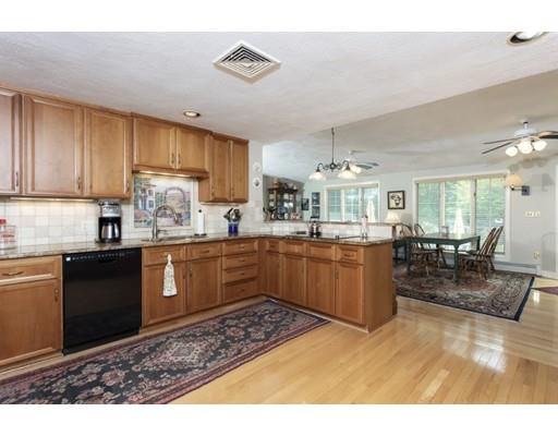 11 Lovell Road Lynnfield, MA 01940 - Photo 16 of 41 Gallery Image 16