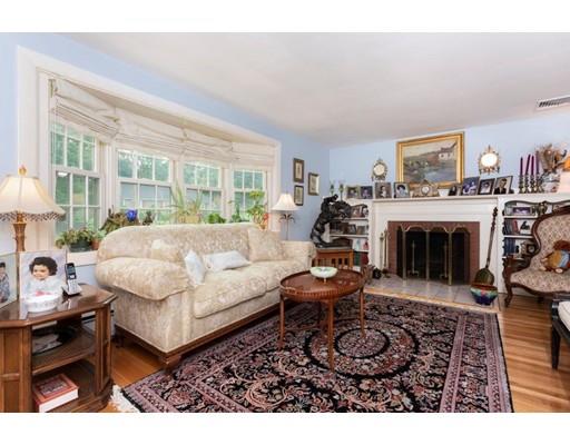 11 Lovell Road Lynnfield, MA 01940 - Photo 3 of 41 Gallery Image 3