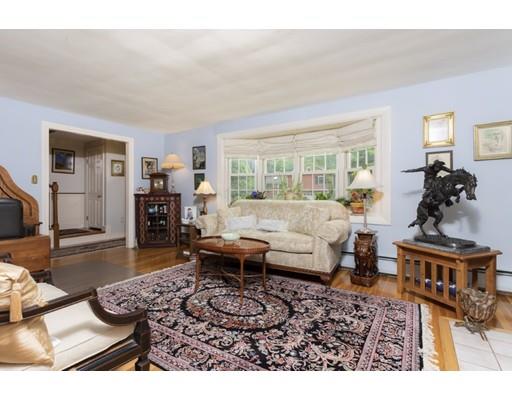 11 Lovell Road Lynnfield, MA 01940 - Photo 4 of 41 Gallery Image 4
