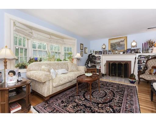11 Lovell Road Lynnfield, MA 01940 - Photo 5 of 41 Gallery Image 5