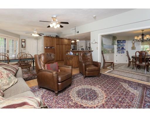 11 Lovell Road Lynnfield, MA 01940 - Photo 10 of 41 Gallery Image 10