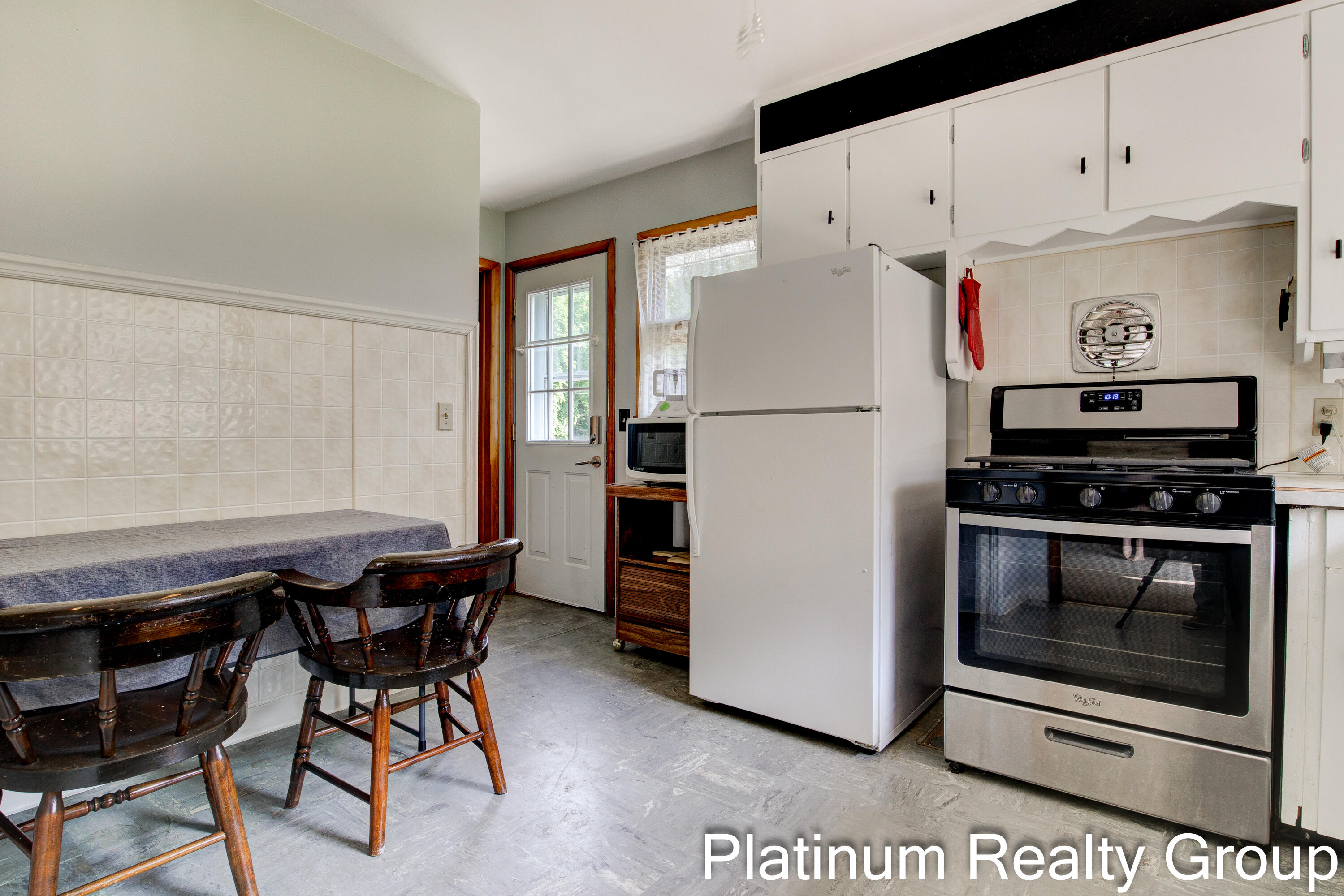 8280 Holton Road Holton, MI 49425 - Photo 10 of 34 Kitchen/Eating Area