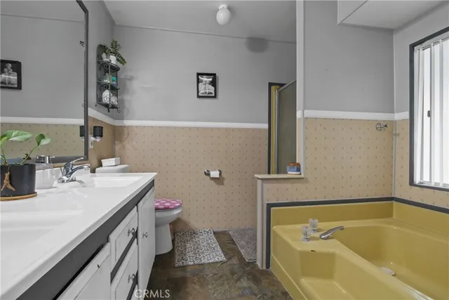 $199,000 | 3595 Santa Fe Avenue, Unit 33, Long Beach, CA 90810