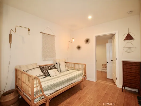 $7,000 | 22621 Dolorosa Street, Woodland Hills, CA 91367
