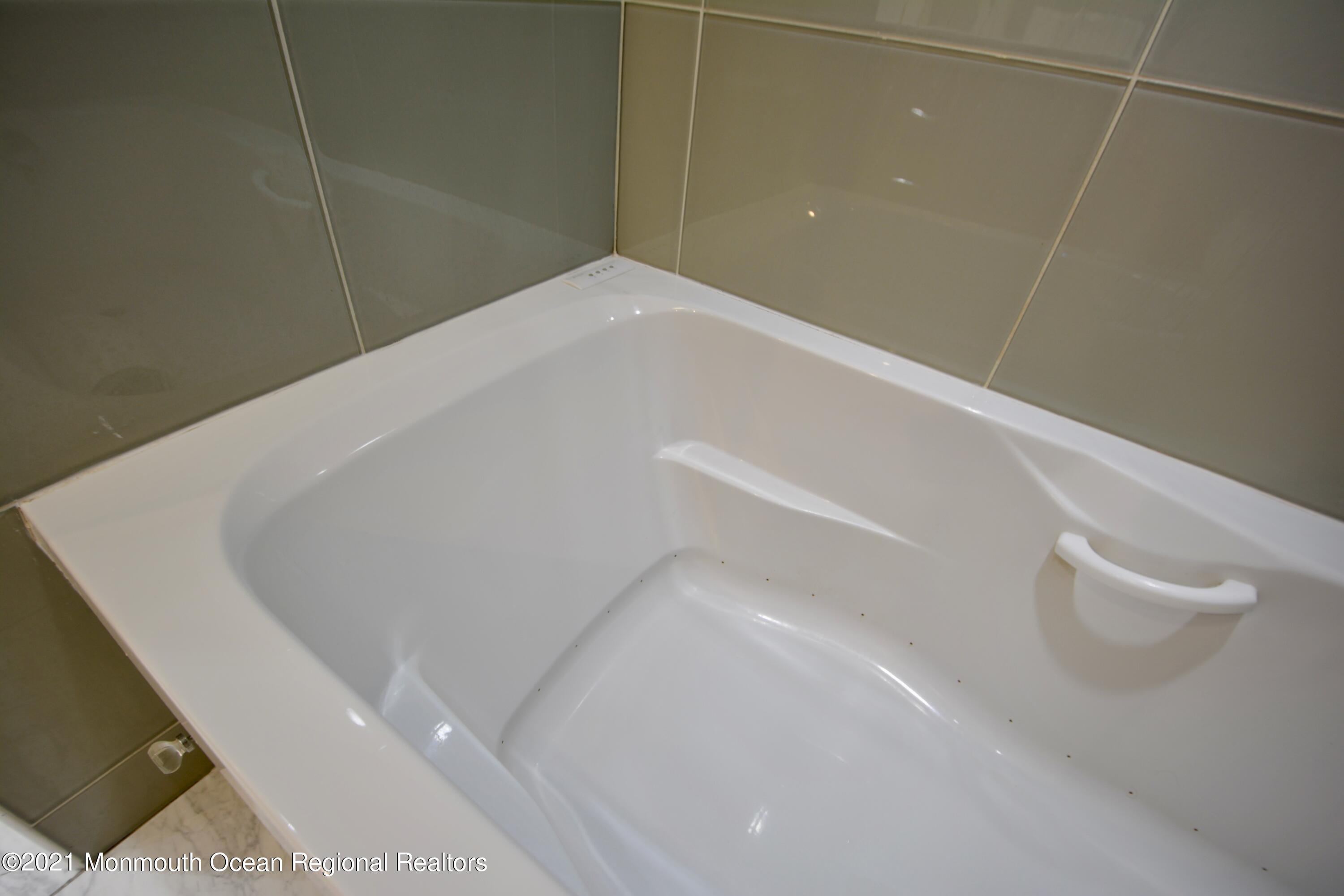 463 East Freehold Road Freehold, NJ 07728 - Photo 25 of 40 AIR JET Bath!