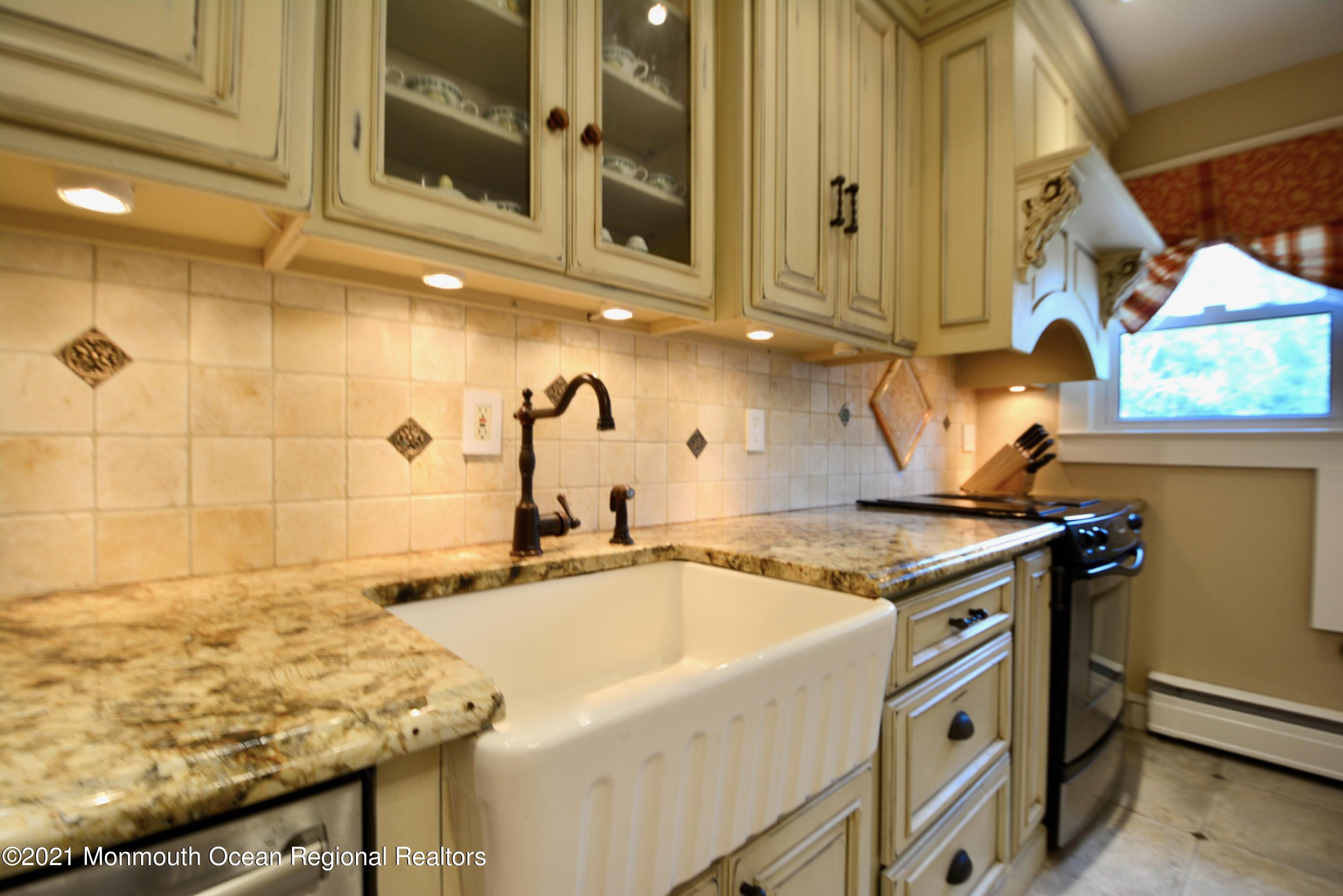 463 East Freehold Road Freehold, NJ 07728 - Photo 5 of 40 ClayFire Sink!