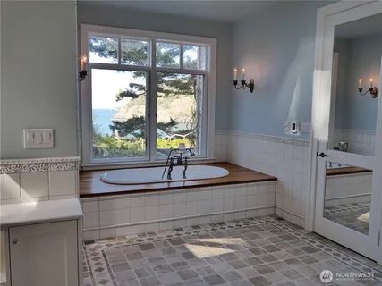 $6,150,000 | Undisclosed Address, Lopez Island, WA 98261