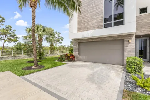 $1,480,000 | 4240 Northwest 17th Avenue, Boca Raton, FL 33431