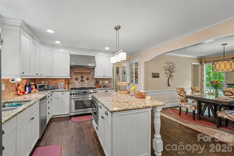 $800,000 | 5812 Camelot Drive, Charlotte, NC 28270