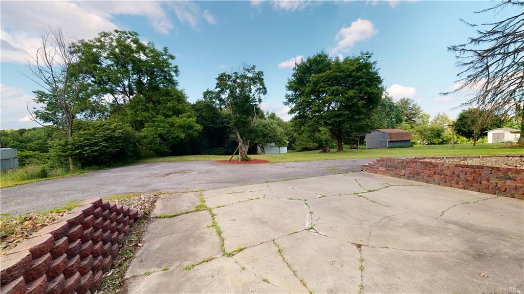 798 Mercer Road Butler, PA 16001 - Photo 6 of 25 Gallery Image 6