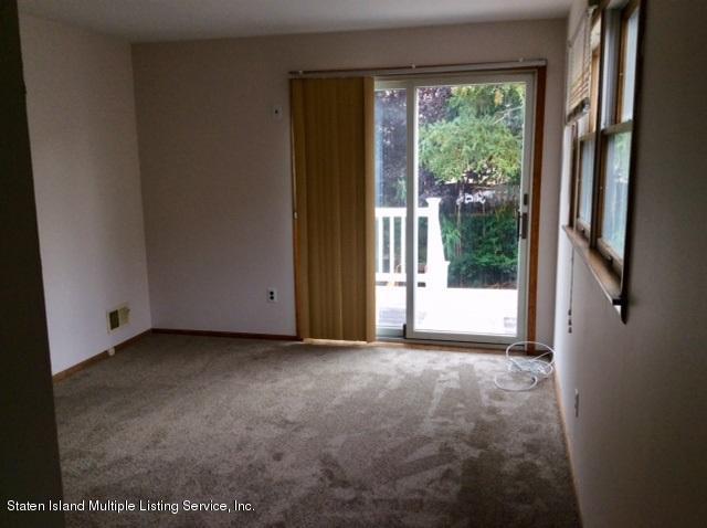 14 Rochelle Place Staten Island, NY 10312 - Photo 5 of 30 family room