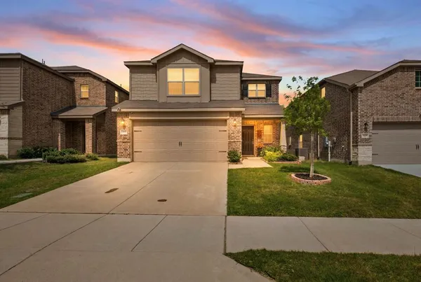$334,000 | 325 Hopson Street, Van Alstyne, TX 75495