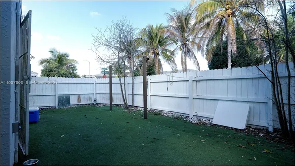 $3,800 | 18499 Northwest 52nd Path, Miami Gardens, FL 33055