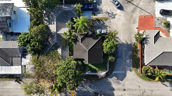 $3,800 | 18499 Northwest 52nd Path, Miami Gardens, FL 33055