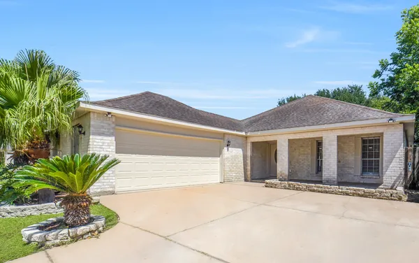 $350,000 | 7834 Vickijohn Drive, Houston, TX 77071