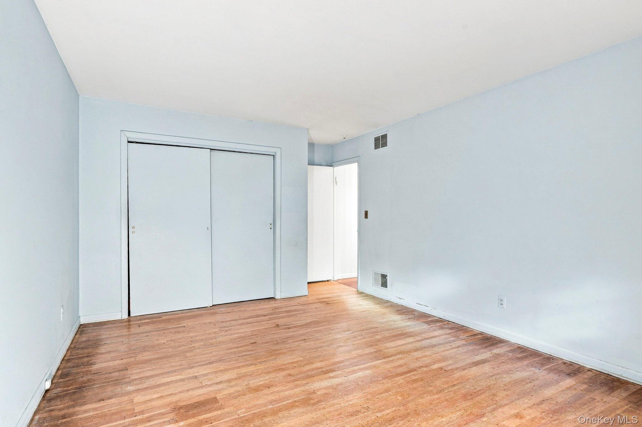 7 Overhill Road New Rochelle, NY 10804 - Photo 14 of 34 Gallery Image 14