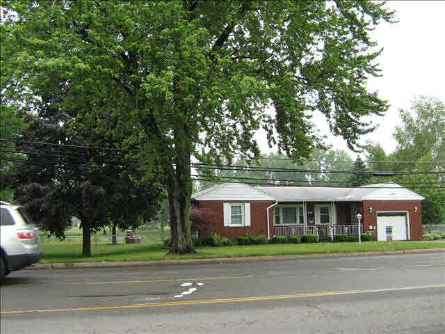 1881 North Custer Road Monroe, MI 48162 - Photo 2 of 10 20026927-1.JPG