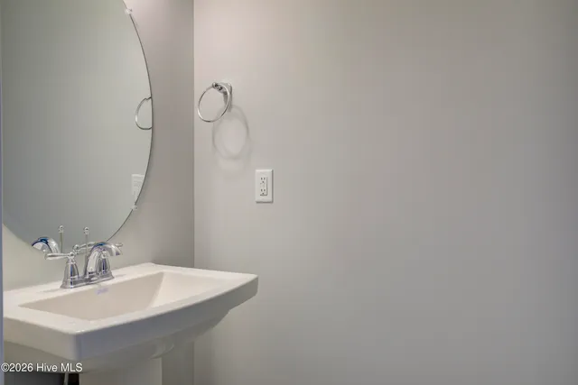 $2,000 | 223 Admiral Court, Sneads Ferry, NC 28460