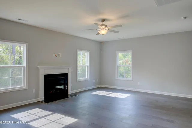 $2,000 | 223 Admiral Court, Sneads Ferry, NC 28460