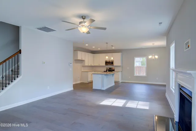 $2,000 | 223 Admiral Court, Sneads Ferry, NC 28460