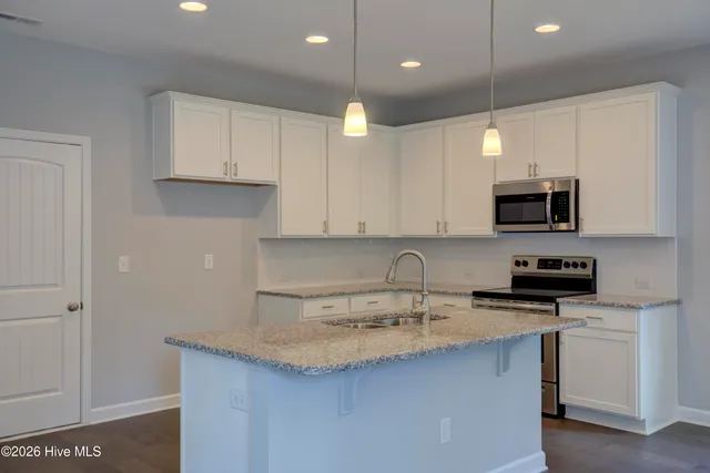 $2,000 | 223 Admiral Court, Sneads Ferry, NC 28460