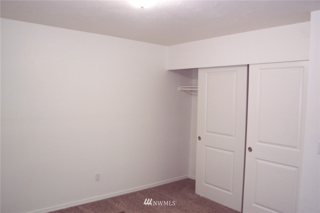 13725 Rainier Road Southeast Rainier, WA 98576 - Photo 14 of 23 Gallery Image 14