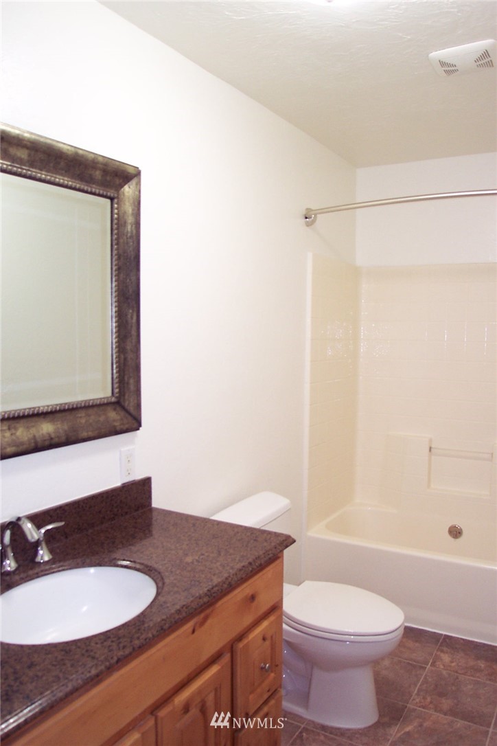 13725 Rainier Road Southeast Rainier, WA 98576 - Photo 15 of 23 Gallery Image 15
