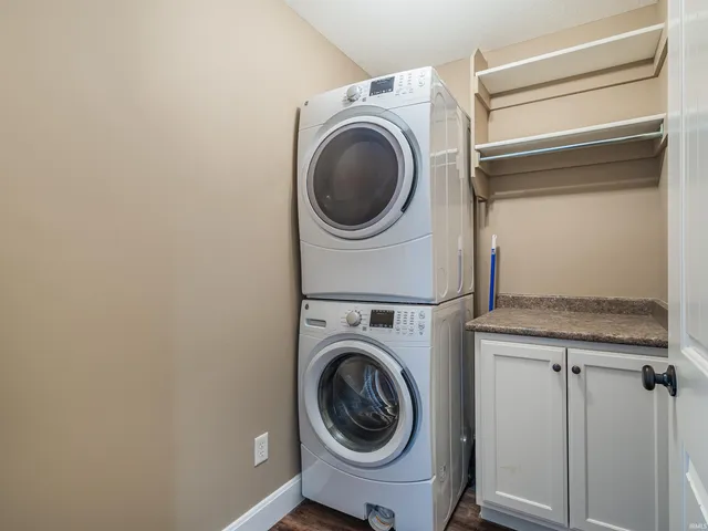 $329,000 | 11297 Belleharbour Cove, Fort Wayne, IN 46845