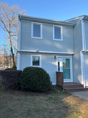 $2,300 | 28 Mallard Cove Road, Unit 28, East Hampton, CT 06424