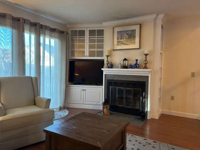 $2,300 | 28 Mallard Cove Road, Unit 28, East Hampton, CT 06424